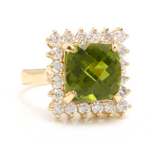 Load image into Gallery viewer, 5.50 Carats Natural Very Nice Looking Peridot and Diamond 14K Solid Yellow Gold Ring