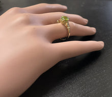 Load image into Gallery viewer, 1.58 Carats Impressive Natural Peridot and Diamond 14K Yellow Gold Ring