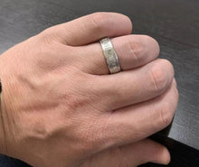 Load image into Gallery viewer, Heavy 0.90 Carats Natural Diamond 14K Solid White Gold Men's Ring