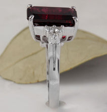 Load image into Gallery viewer, 9.25 Carats Natural Impressive Red Garnet and Diamond 14K White Gold Ring