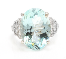 Load image into Gallery viewer, 10.65 Carats Impressive Natural Aquamarine and Diamond 14K Solid White Gold Ring