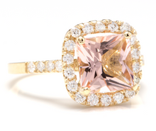 Load image into Gallery viewer, 2.60 Carats Impressive Natural Morganite and Diamond 14K Yellow Gold Ring