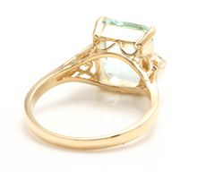 Load image into Gallery viewer, 3.58 Carats Impressive Natural Aquamarine and Diamond 14K Yellow Gold Ring