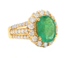 Load image into Gallery viewer, 4.80 Carats Natural Emerald and Diamond 18K Solid Yellow Gold Ring