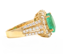Load image into Gallery viewer, 4.80 Carats Natural Emerald and Diamond 18K Solid Yellow Gold Ring