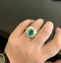 Load image into Gallery viewer, 5.70 Carats Natural Emerald and Diamond 18K Solid Yellow Gold Men's Ring