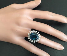 Load image into Gallery viewer, 11.80 Carats Exquisite London Blue Topaz and Diamond 14K Solid White Gold Ring