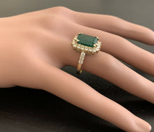 Load image into Gallery viewer, 5.20ct Natural Emerald &amp; Diamond 14k Solid Yellow Gold Ring