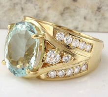 Load image into Gallery viewer, 7.71 Carats Exquisite Natural Aquamarine and Diamond 14K Solid Yellow Gold Ring
