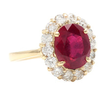 Load image into Gallery viewer, 5.50 Carats Impressive Red Ruby and Natural Diamond 14K Yellow Gold Ring