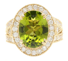 Load image into Gallery viewer, 7.60 Carats Impressive Natural Peridot and Diamond 14K Yellow Gold Ring