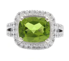 Load image into Gallery viewer, 5.30 Carats Natural Very Nice Looking Peridot and Diamond 14K Solid White Gold Ring