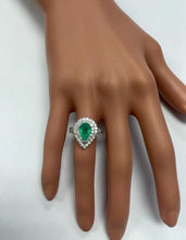 Load image into Gallery viewer, 3.50 Carats Natural Colombian Emerald and Diamond 14K Solid White Gold Ring