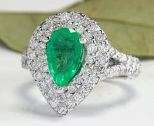 Load image into Gallery viewer, 3.50 Carats Natural Colombian Emerald and Diamond 14K Solid White Gold Ring