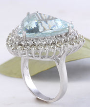 Load image into Gallery viewer, 17.22 Carats Natural Very Nice Looking Aquamarine and Diamond 14K Solid White Gold Ring