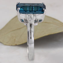 Load image into Gallery viewer, 8.85 Carats Natural Impressive London Blue Topaz and Diamond 14K White Gold Ring