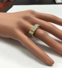 Load image into Gallery viewer, Splendid 1.70 Carats Natural VVS Diamond 18K Solid Yellow Gold Ring