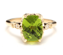 Load image into Gallery viewer, 3.00 Carats Impressive Natural Peridot and Diamond 14K Yellow Gold Ring
