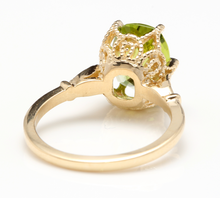 Load image into Gallery viewer, 3.00 Carats Impressive Natural Peridot and Diamond 14K Yellow Gold Ring
