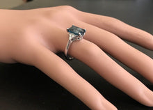 Load image into Gallery viewer, 3.85 Carats Natural Impressive London Blue Topaz and Diamond 14K White Gold Ring
