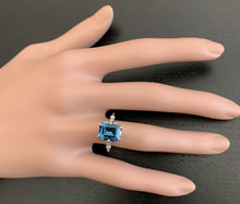 Load image into Gallery viewer, 3.78 Carats Natural Impressive London Blue Topaz and Diamond 14K White Gold Ring
