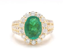 Load image into Gallery viewer, 3.88 Carats Natural Emerald and Diamond 14K Solid Yellow Gold Ring