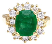 Load image into Gallery viewer, 4.00 Carats Natural Emerald and Diamond 14K Solid Yellow Gold Ring