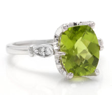 Load image into Gallery viewer, 3.00 Carats Impressive Natural Peridot and Diamond 14K White Gold Ring